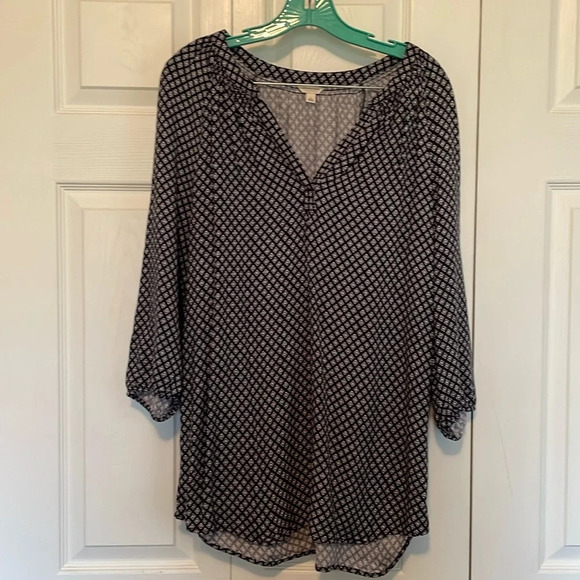 Sonoma, sz Large, navy blue peasant top. V neck. Three quarter elastic sleeves. - Picture 1 of 6